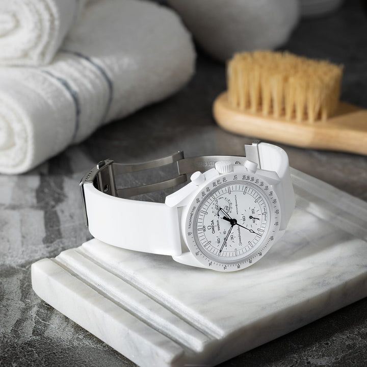 Quick Release Custom Fit Silicone Watch Band - White – lifestyle photo