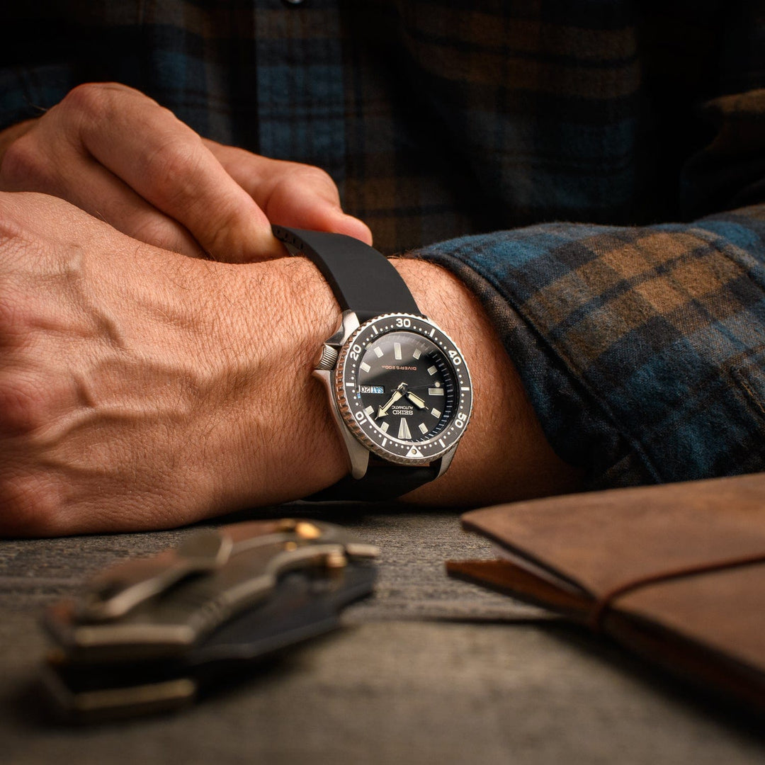 Quick Release Custom Fit Silicone Watch Band - Black – lifestyle photo