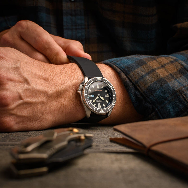 Quick Release Custom Fit Silicone Watch Band - Black – lifestyle photo
