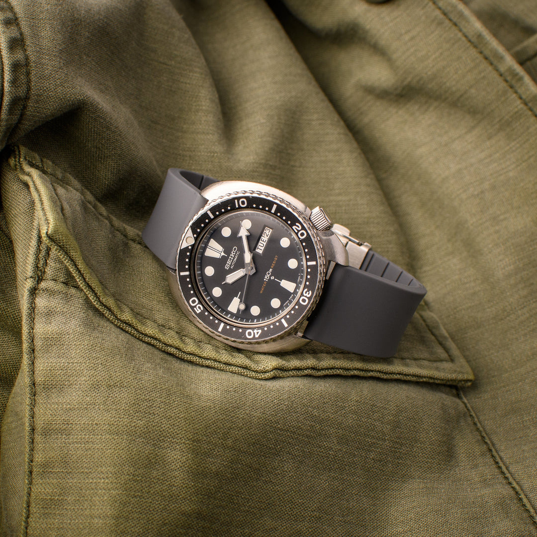 Quick Release Custom Fit Silicone Watch Band - Graphite – lifestyle photo